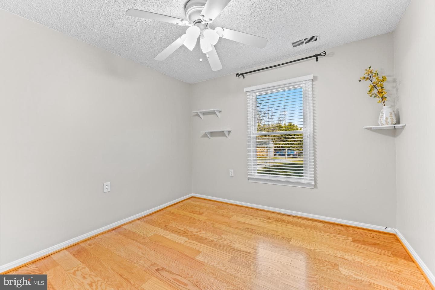 2568 Forest Knoll photo 38