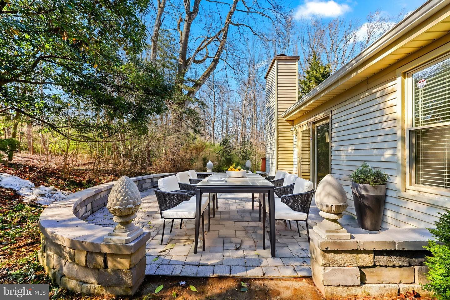 2568 Forest Knoll photo 7