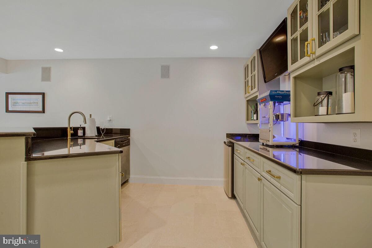 4240 Sweet Leaf Lane photo 44