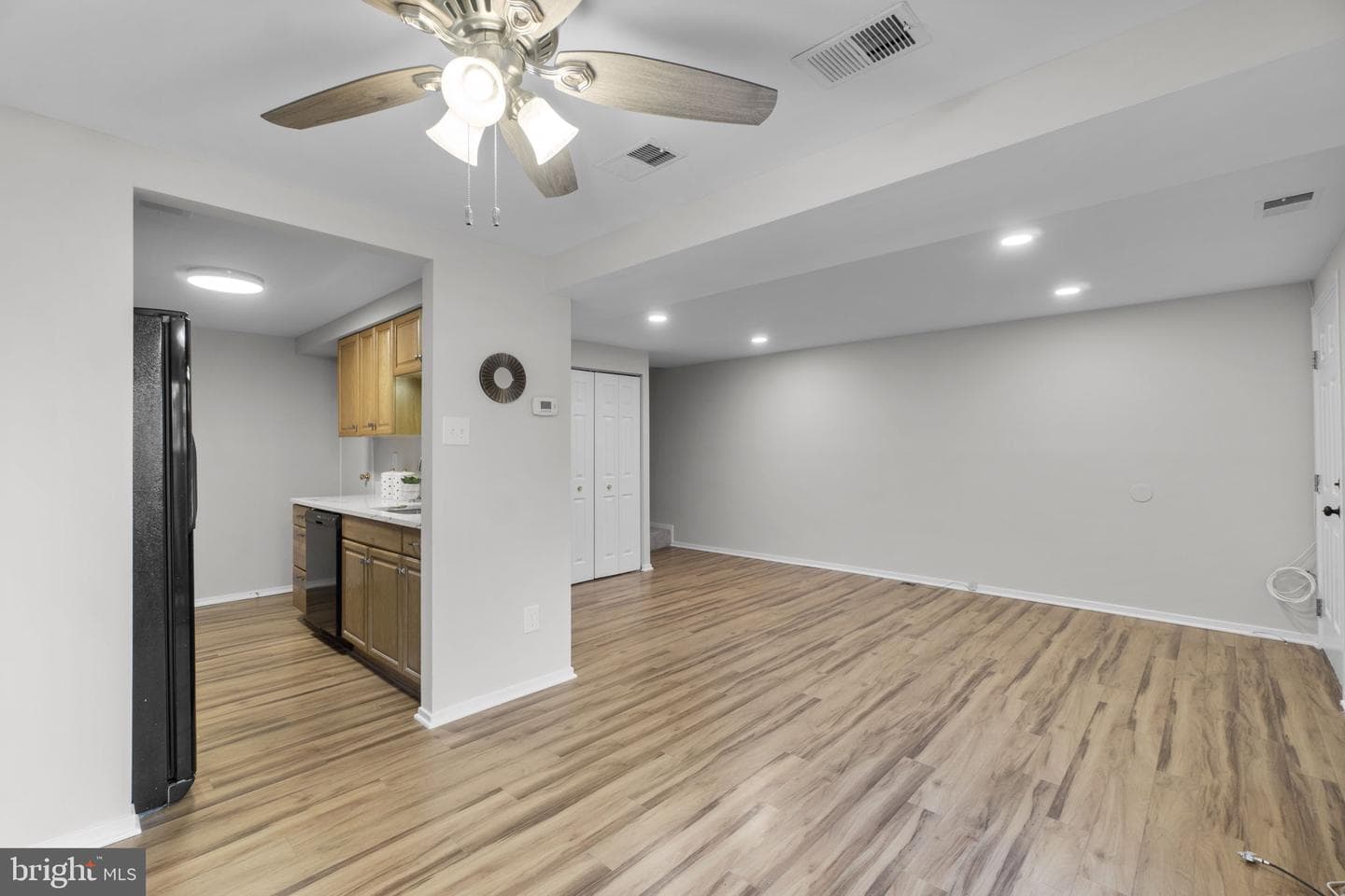 392 West Court #2b photo 14