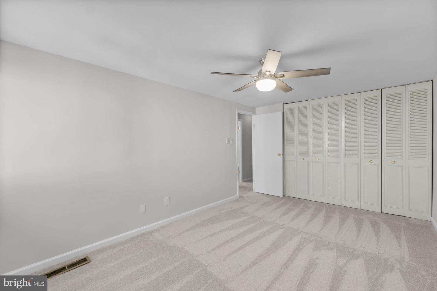 392 West Court #2b photo 26