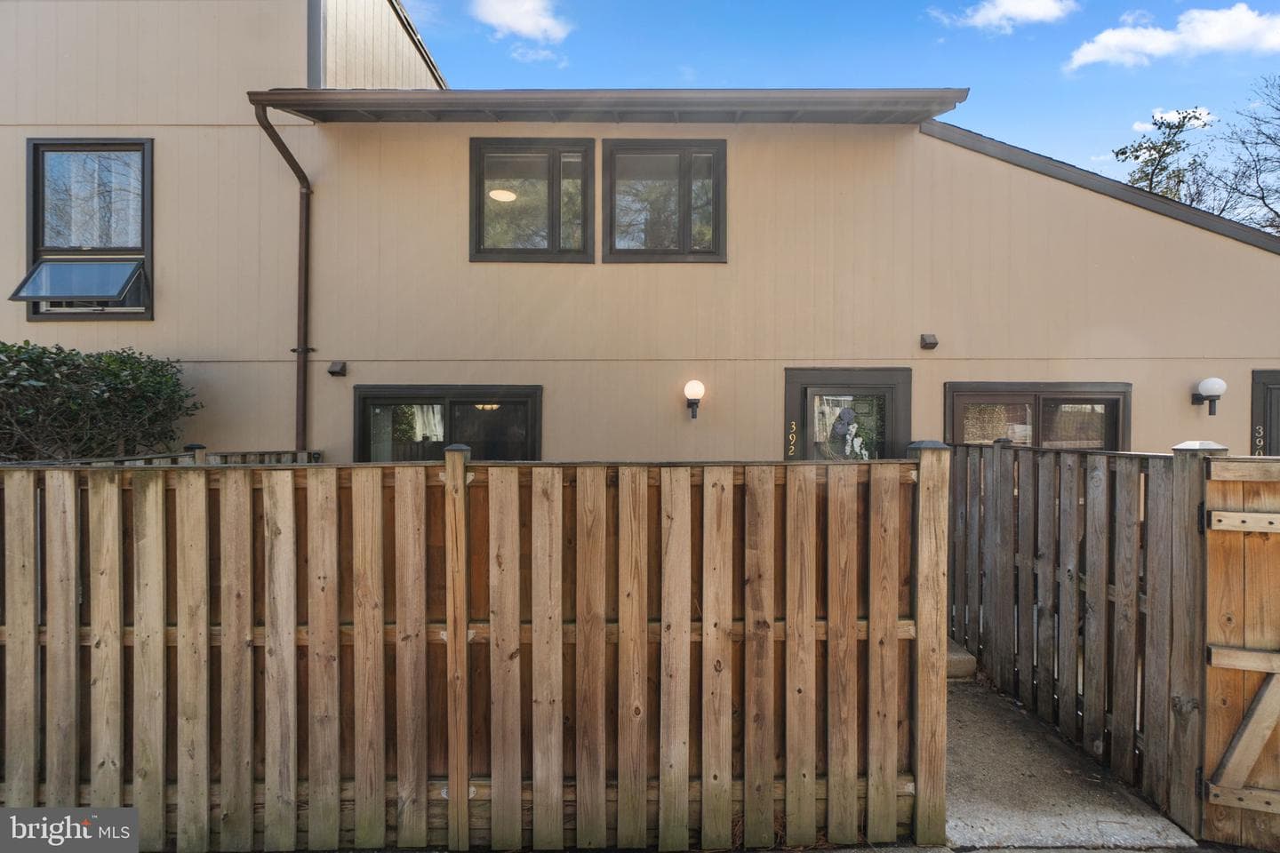 392 West Court #2b photo 47