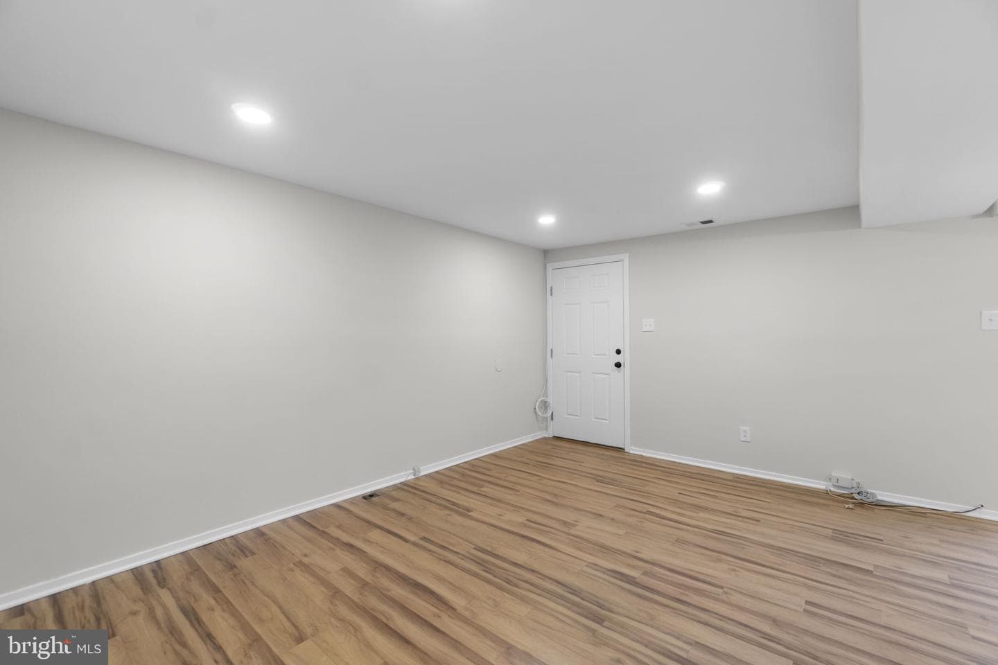 392 West Court #2b photo 7