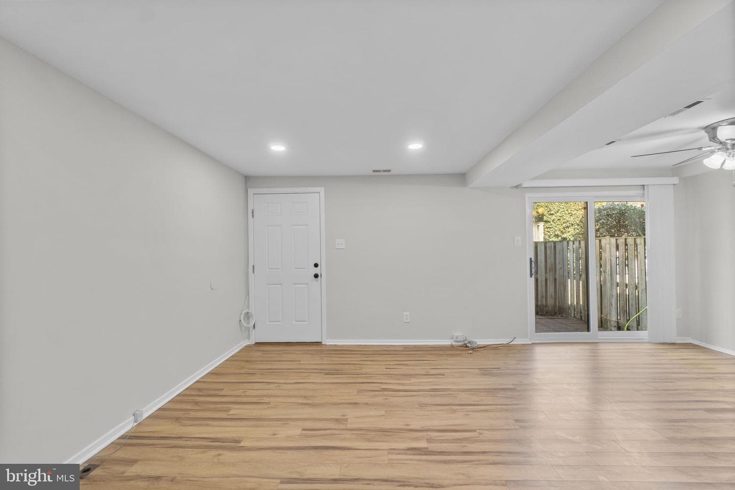 392 West Court #2b photo 8