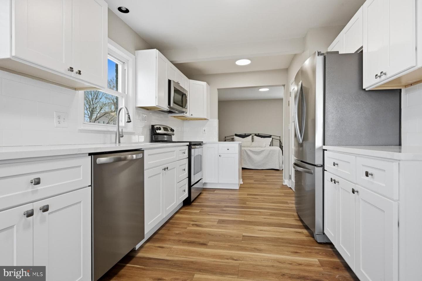 3476 S River Terrace photo 12