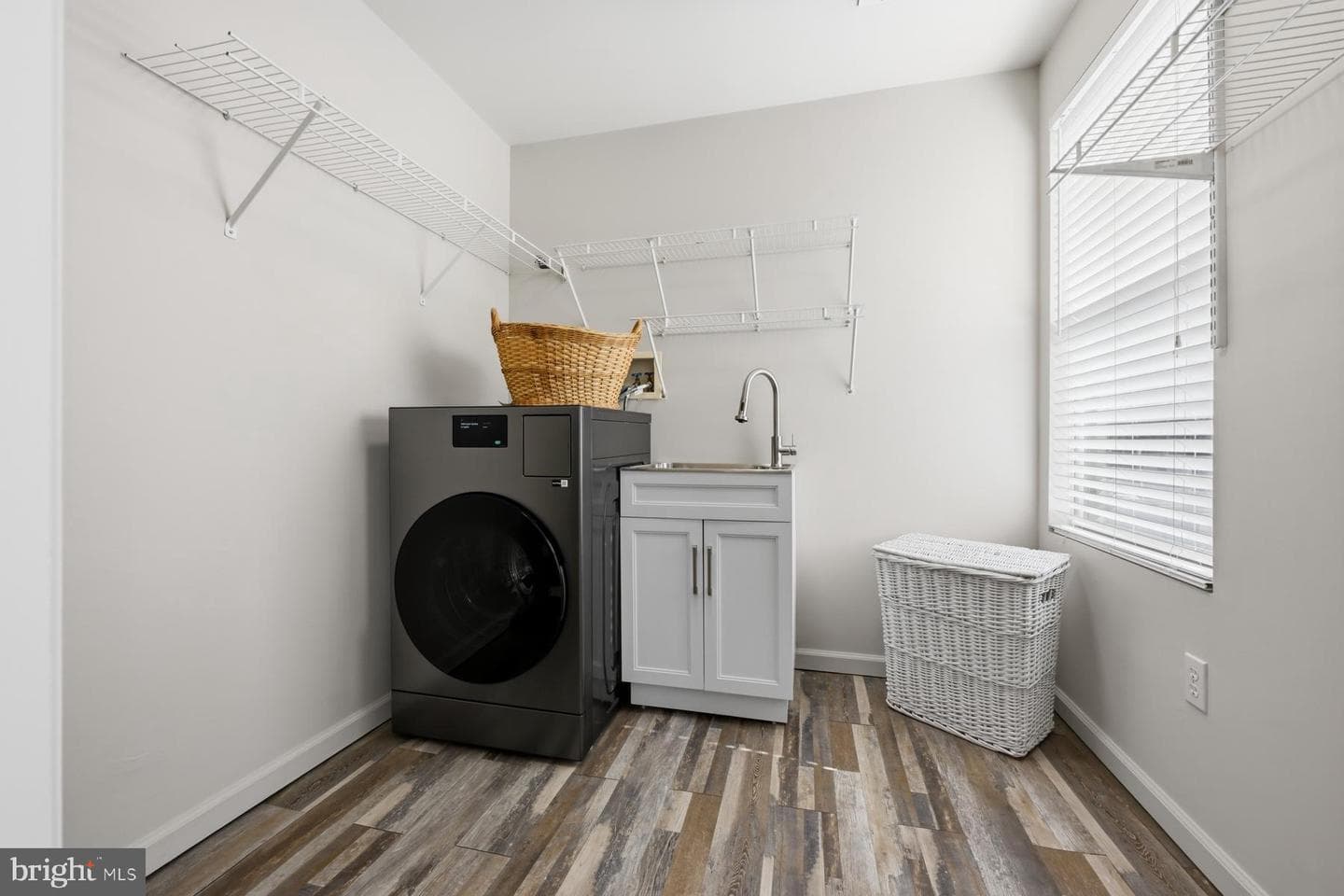 3476 S River Terrace photo 44