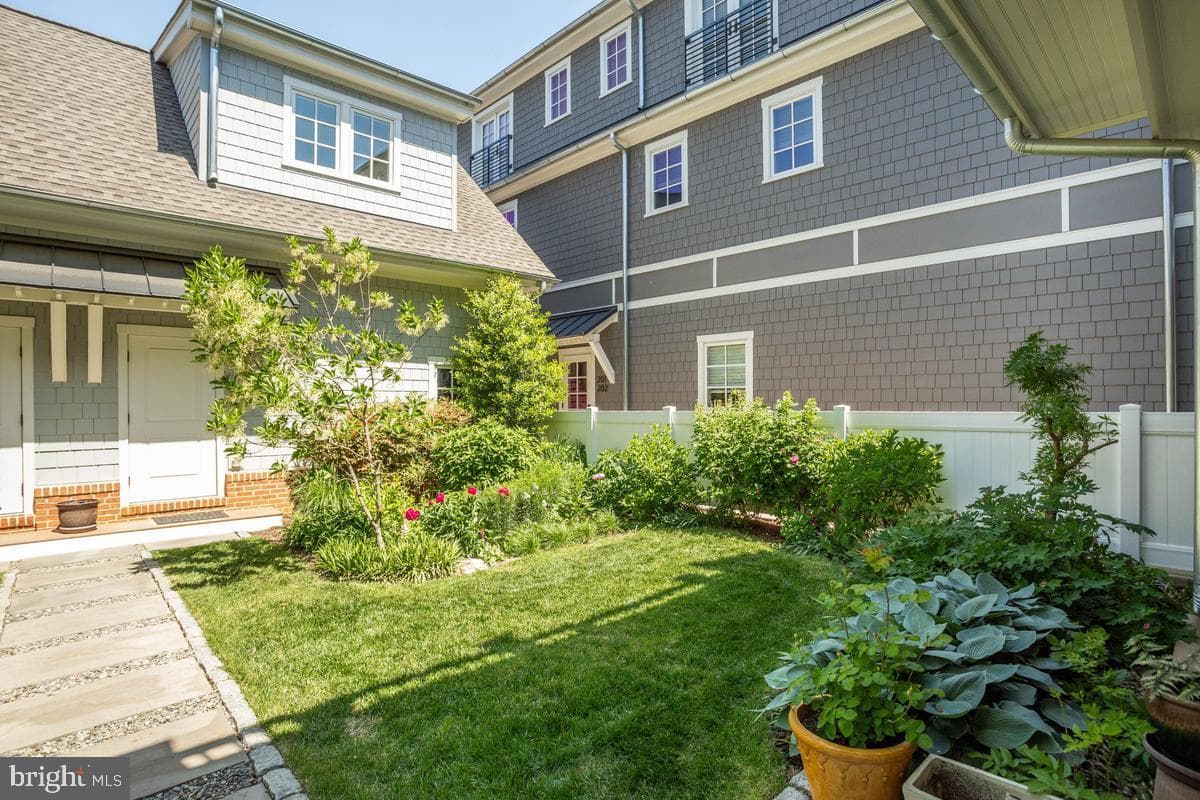 400 Chesapeake Avenue #2-101 photo 37