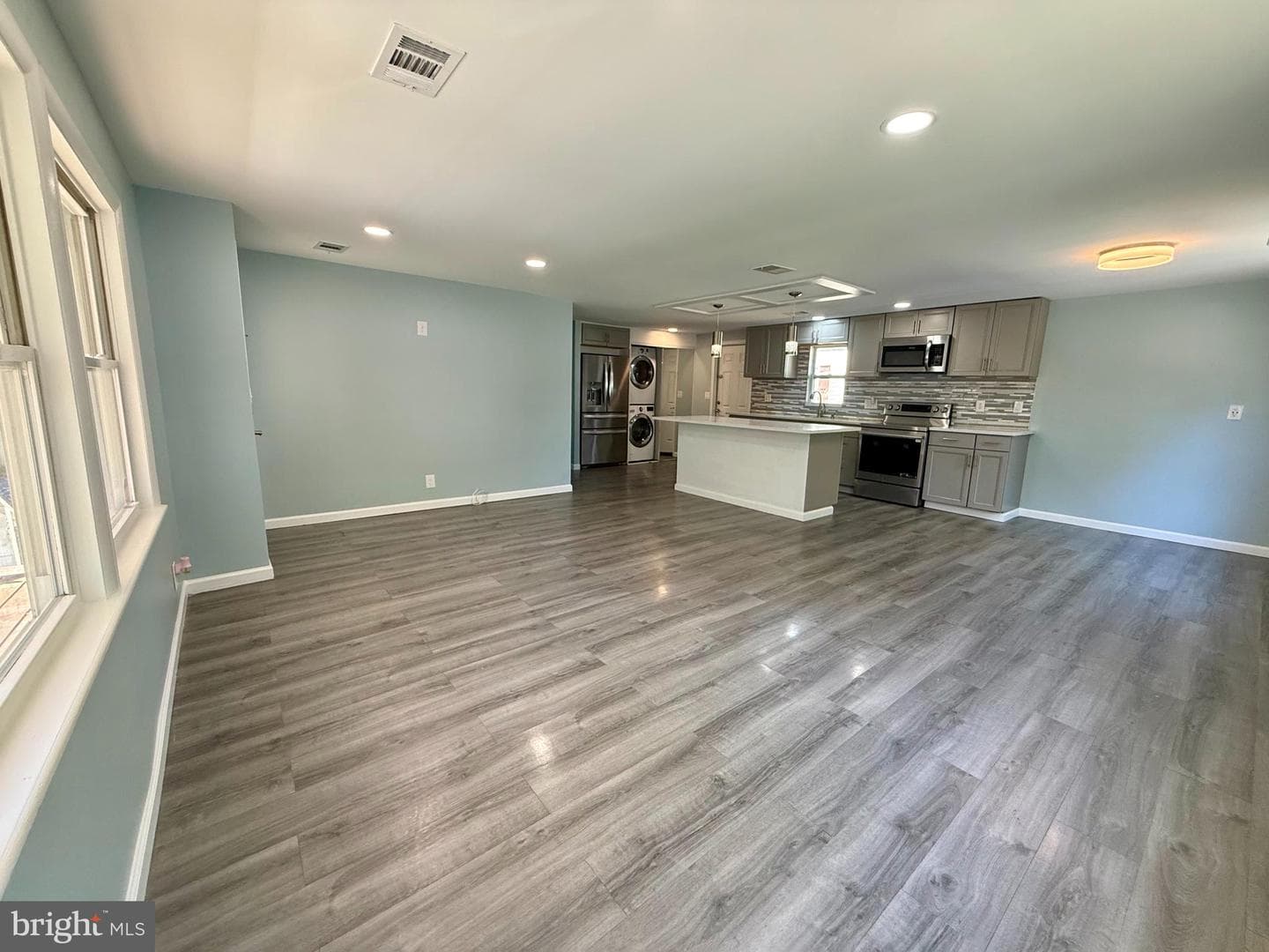 249 Jaguar Drive, Lothian
