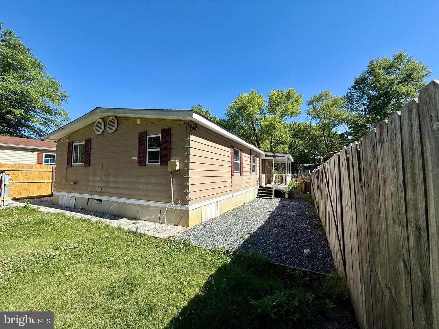 249 Jaguar Drive photo 20