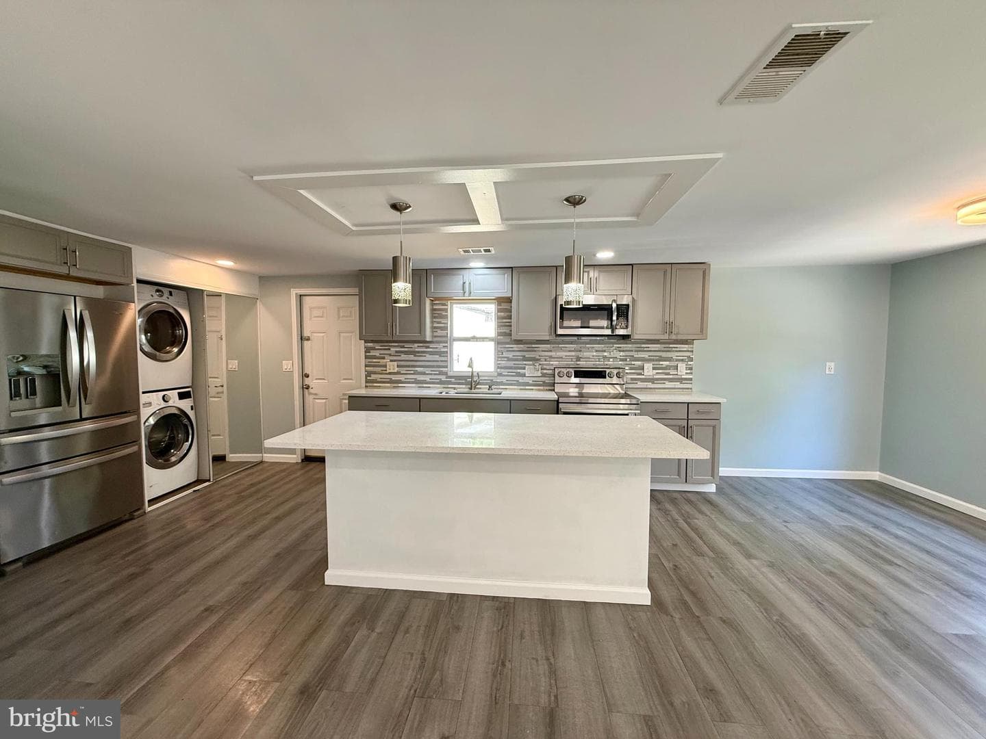 249 Jaguar Drive photo 3