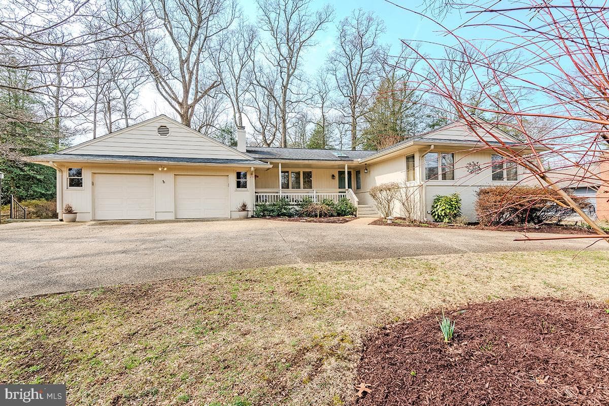 1838 Lindamoor Drive