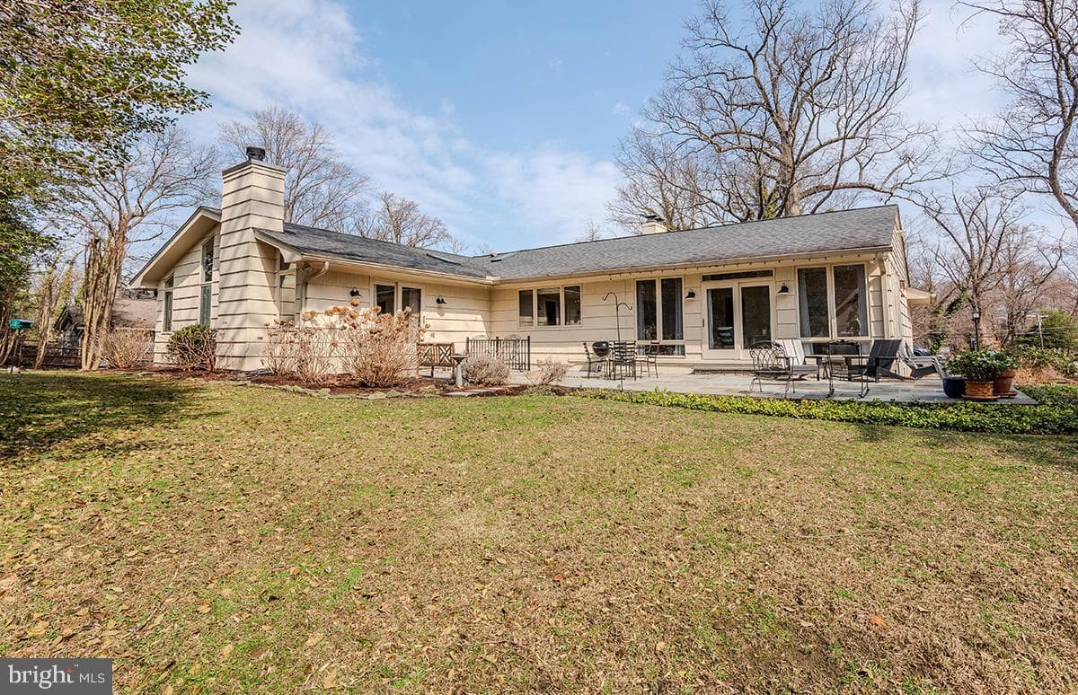1838 Lindamoor Drive photo 30