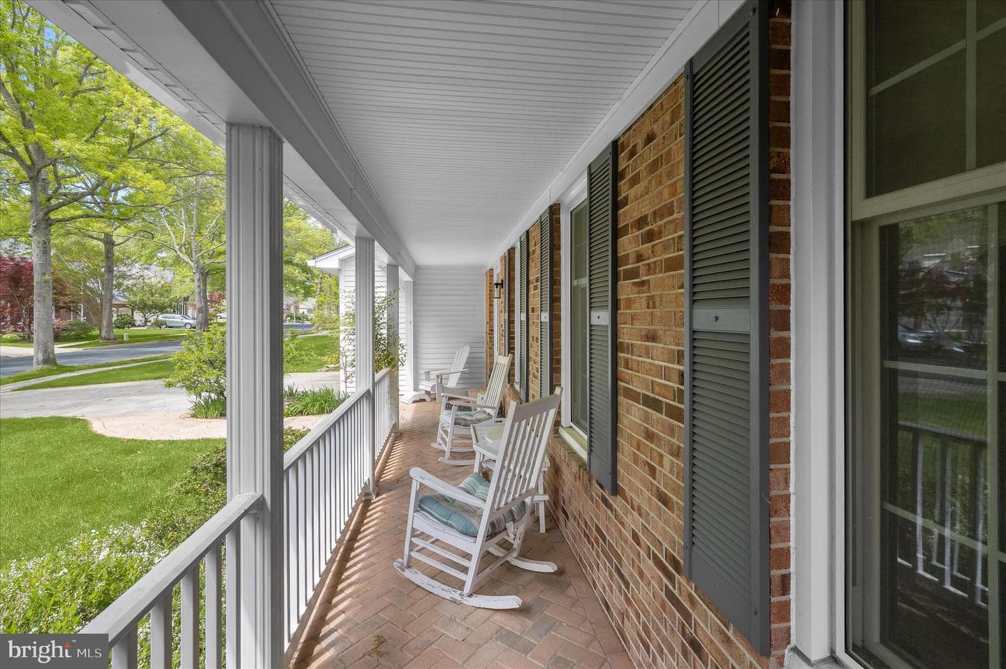 345 Derbyshire Lane photo 3
