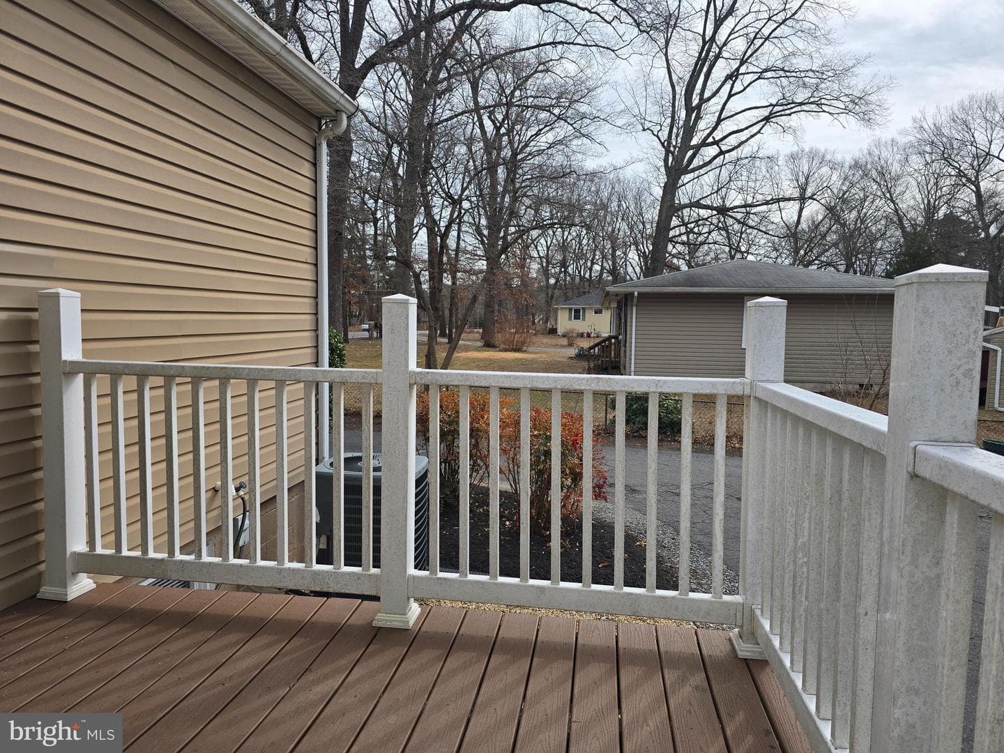 879 Stevenson Road photo 17