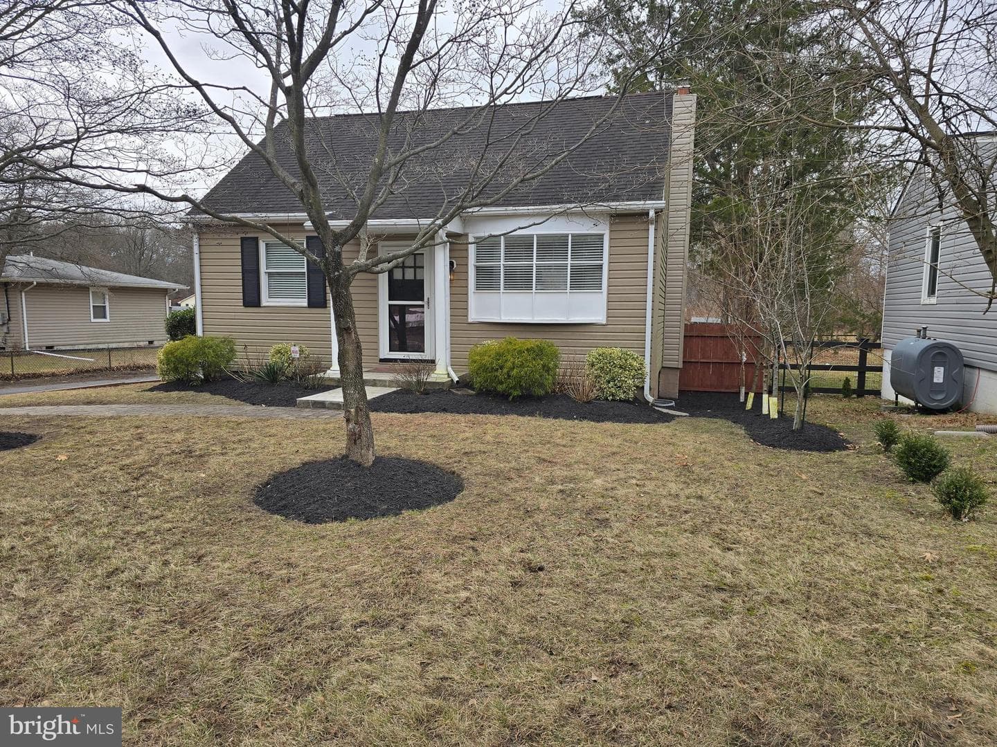 879 Stevenson Road photo 19