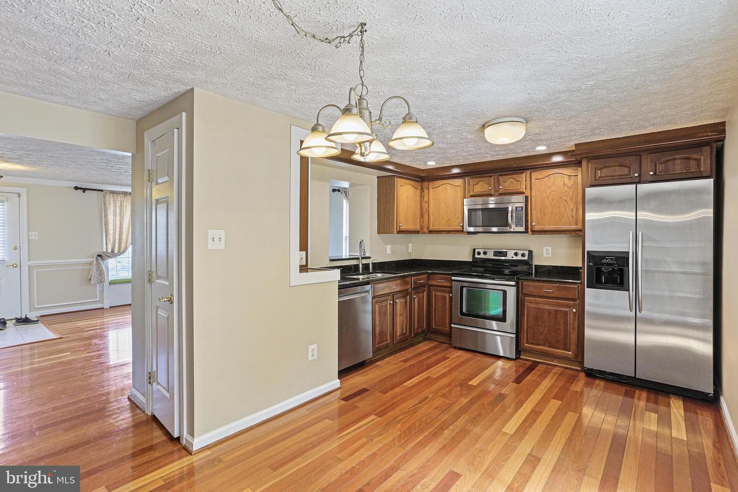 654 Willowby Run photo 4
