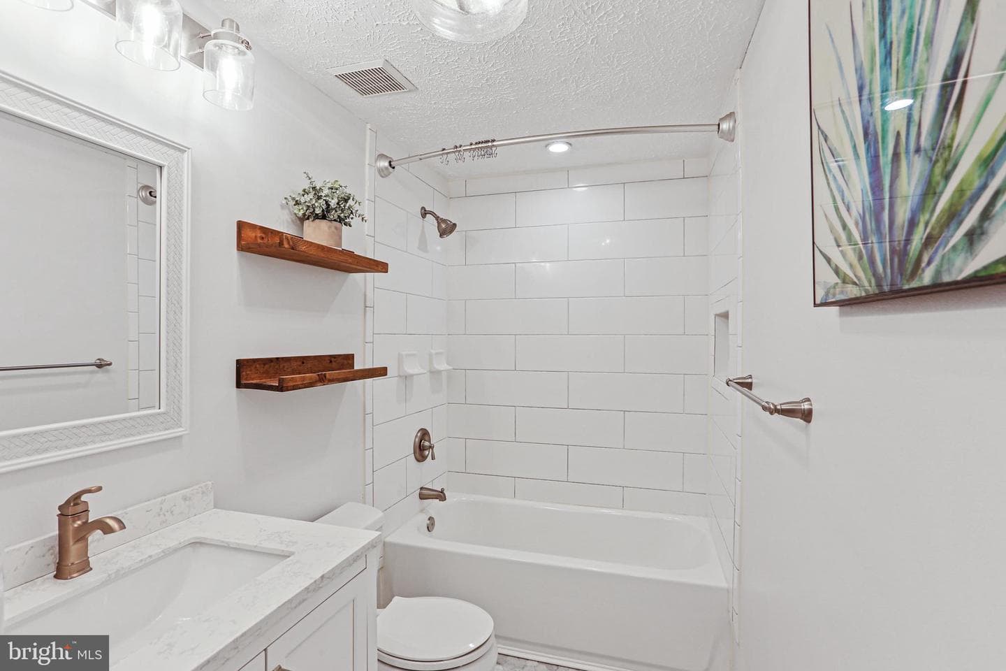654 Willowby Run photo 6