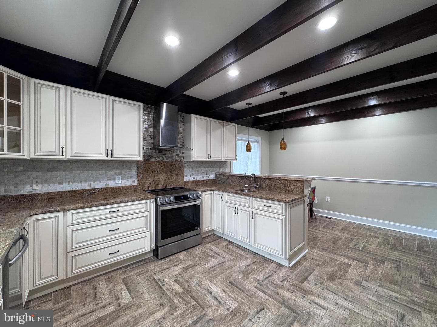 441 Harding Avenue photo 8