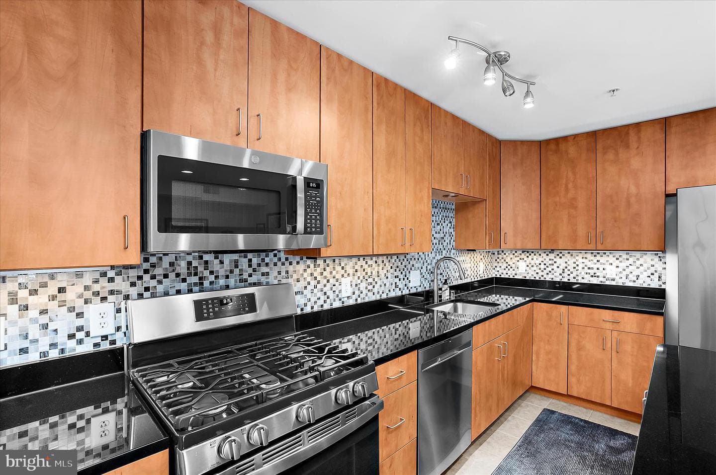 1113 Primrose Court #204 photo 11