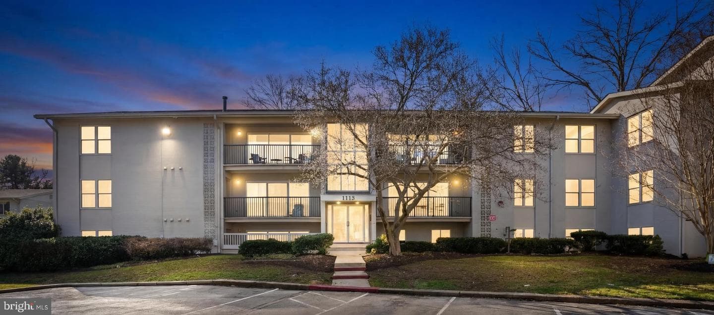 1113 Primrose Court #204 photo 2