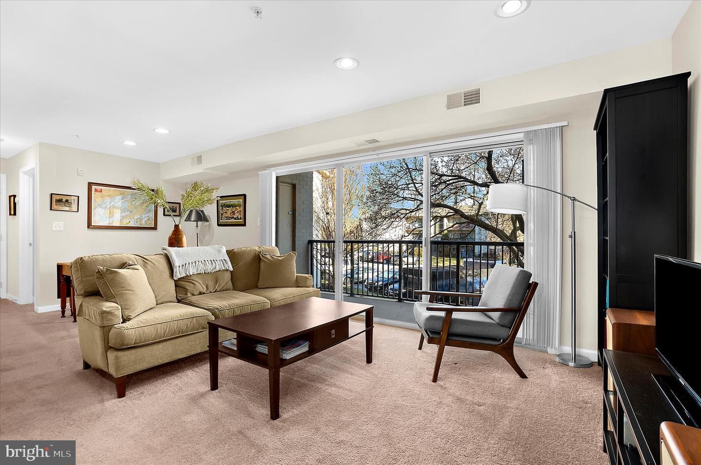 1113 Primrose Court #204 photo 4