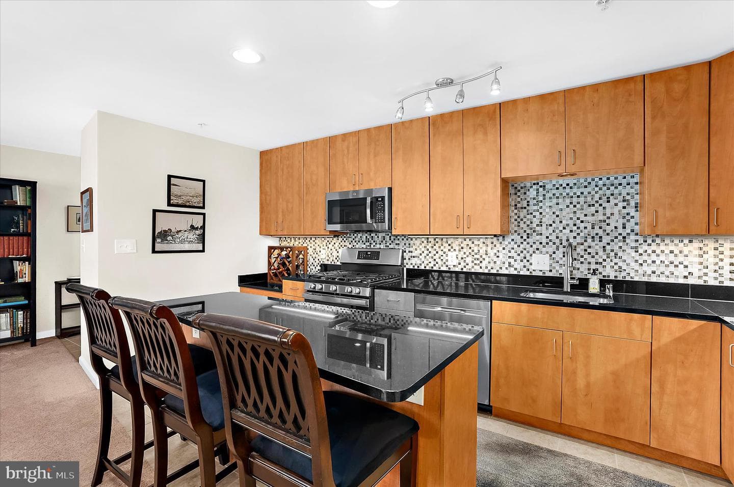 1113 Primrose Court #204 photo 8