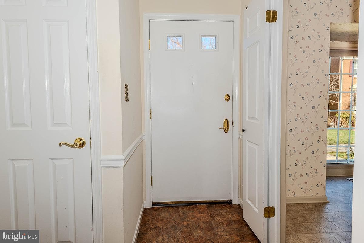 1467 Eagle Court photo 3