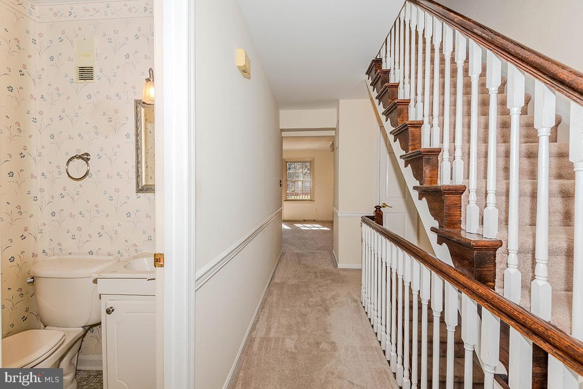 1467 Eagle Court photo 8