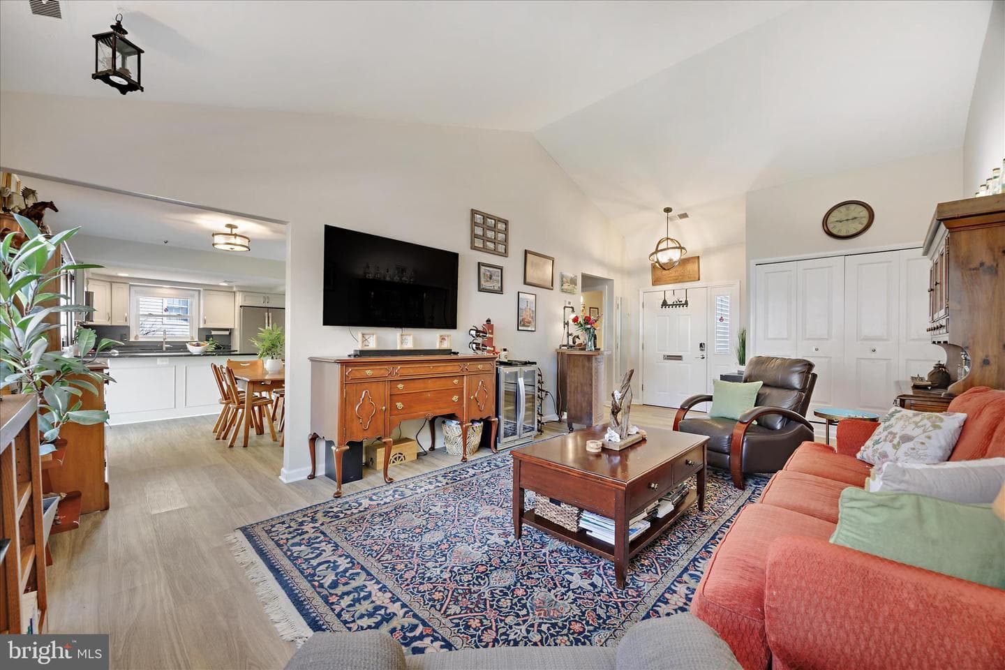 1873 Harcourt Avenue photo 10