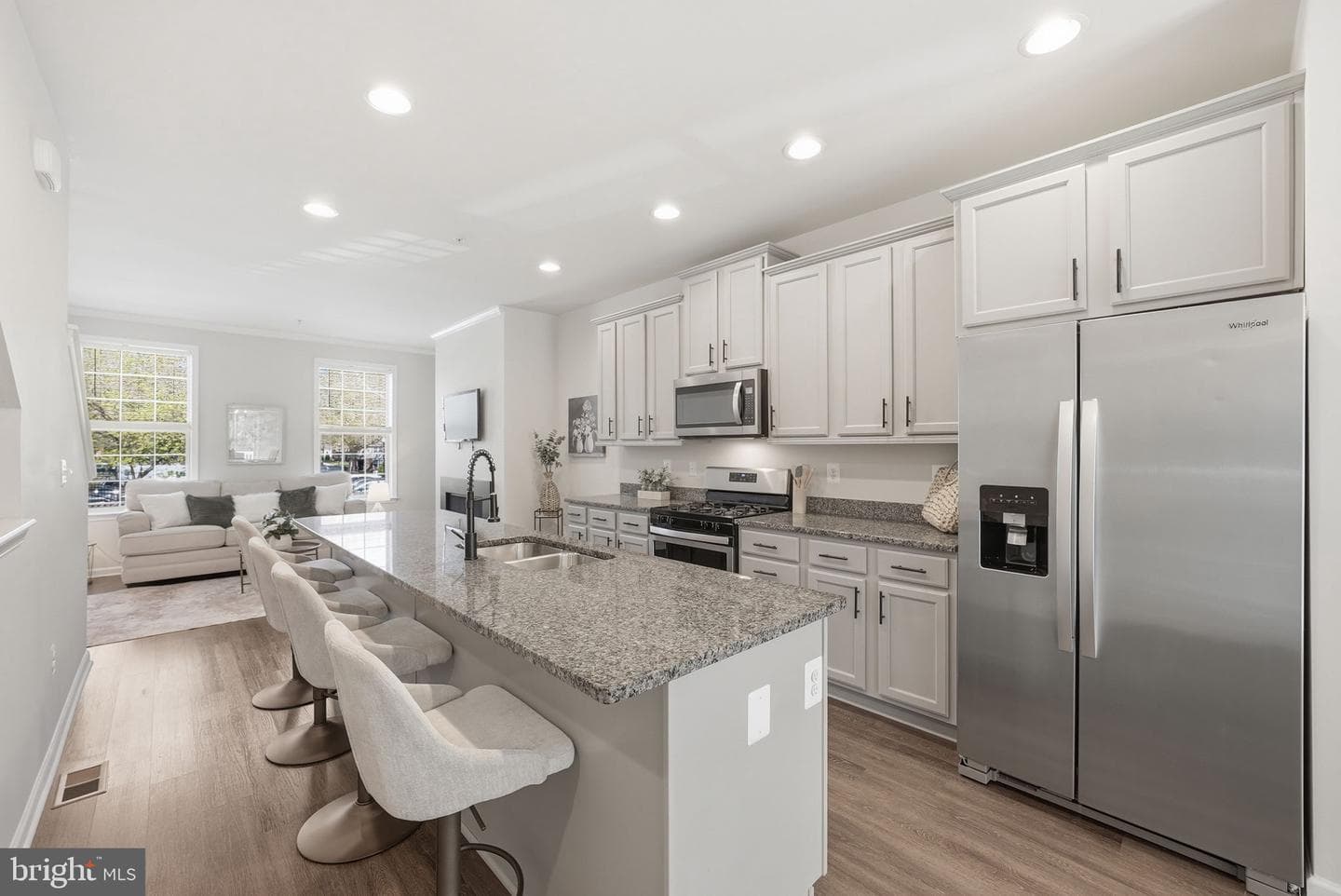 8219 Hollow Court photo 4