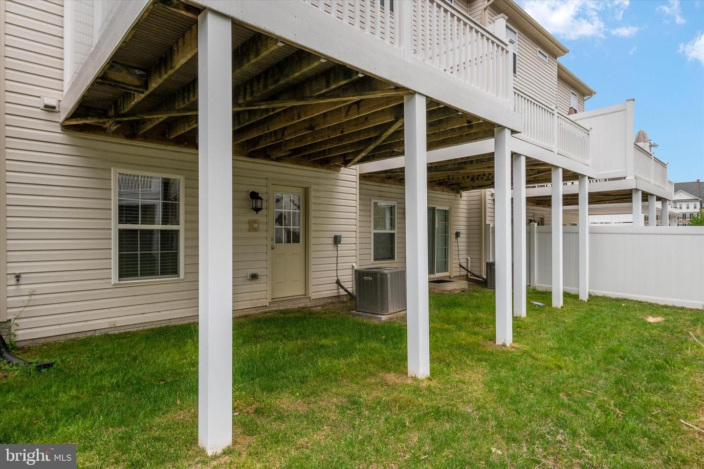 8339 Daydream Crescent photo 29