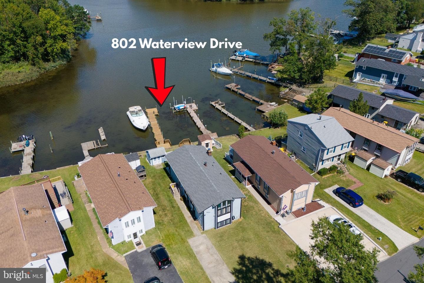 802 Waterview Drive photo 3