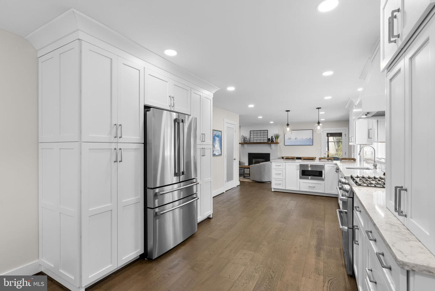 545 Devonshire Court photo 11