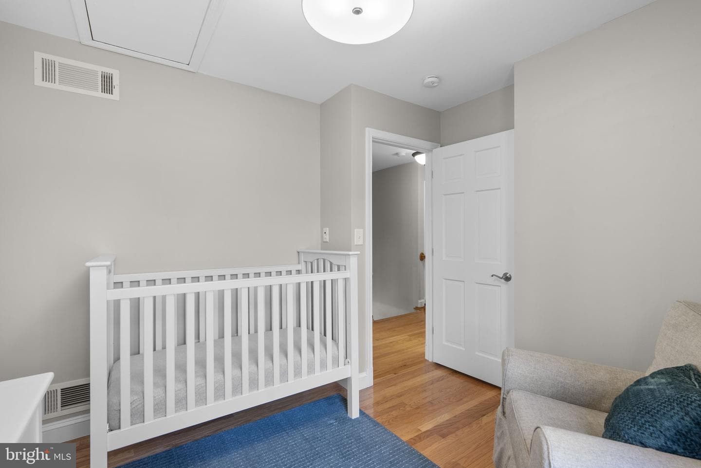 545 Devonshire Court photo 27