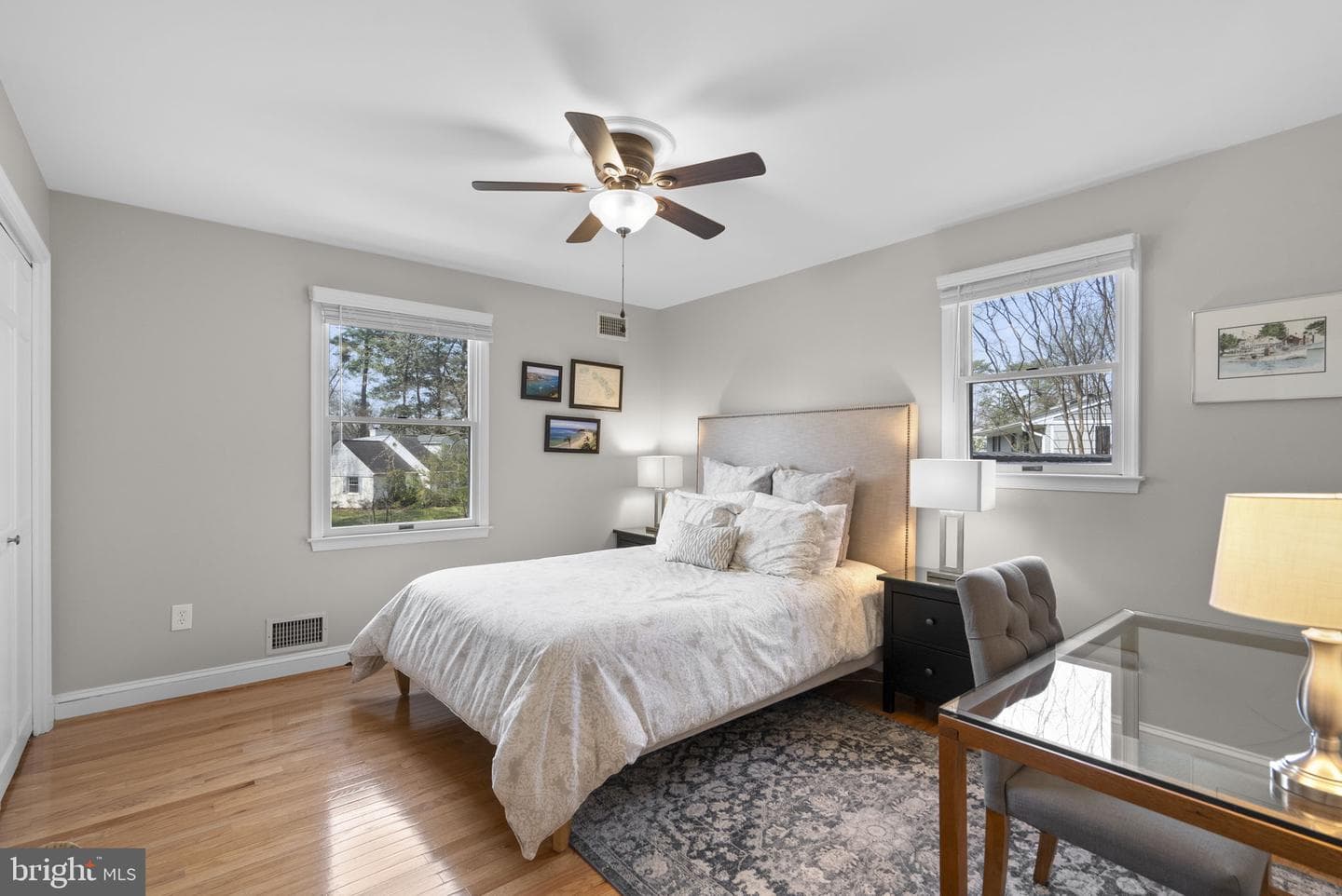 545 Devonshire Court photo 30