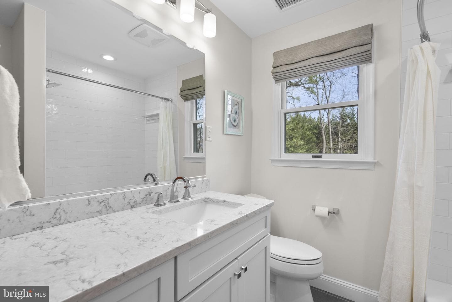 545 Devonshire Court photo 34