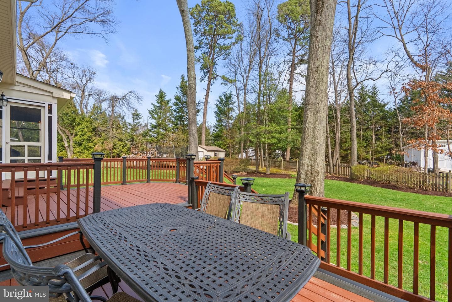 545 Devonshire Court photo 44