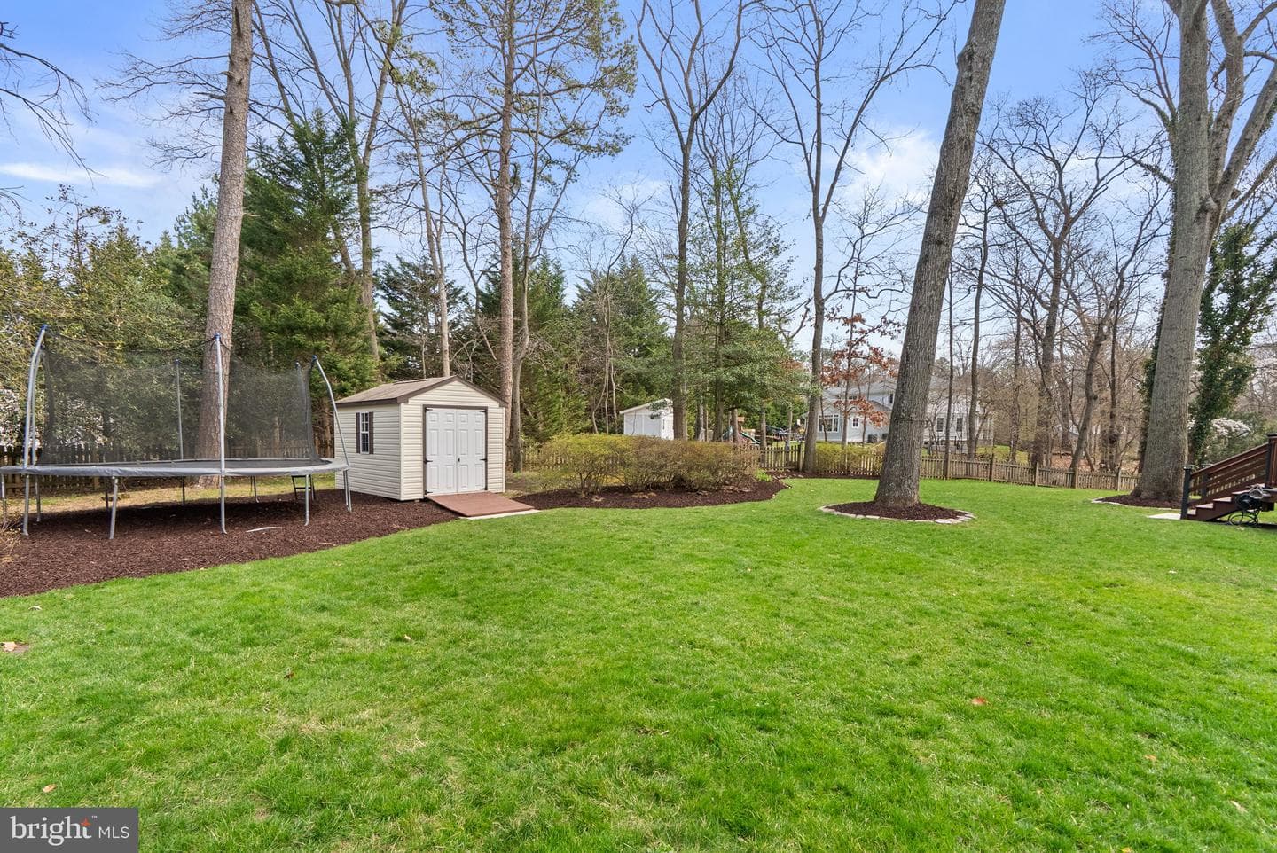 545 Devonshire Court photo 49