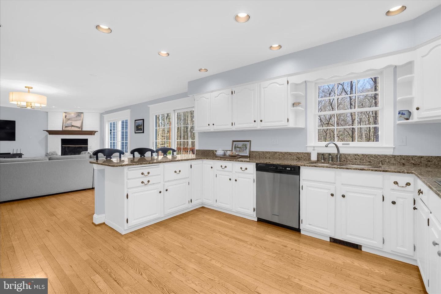 962 Coachway photo 13