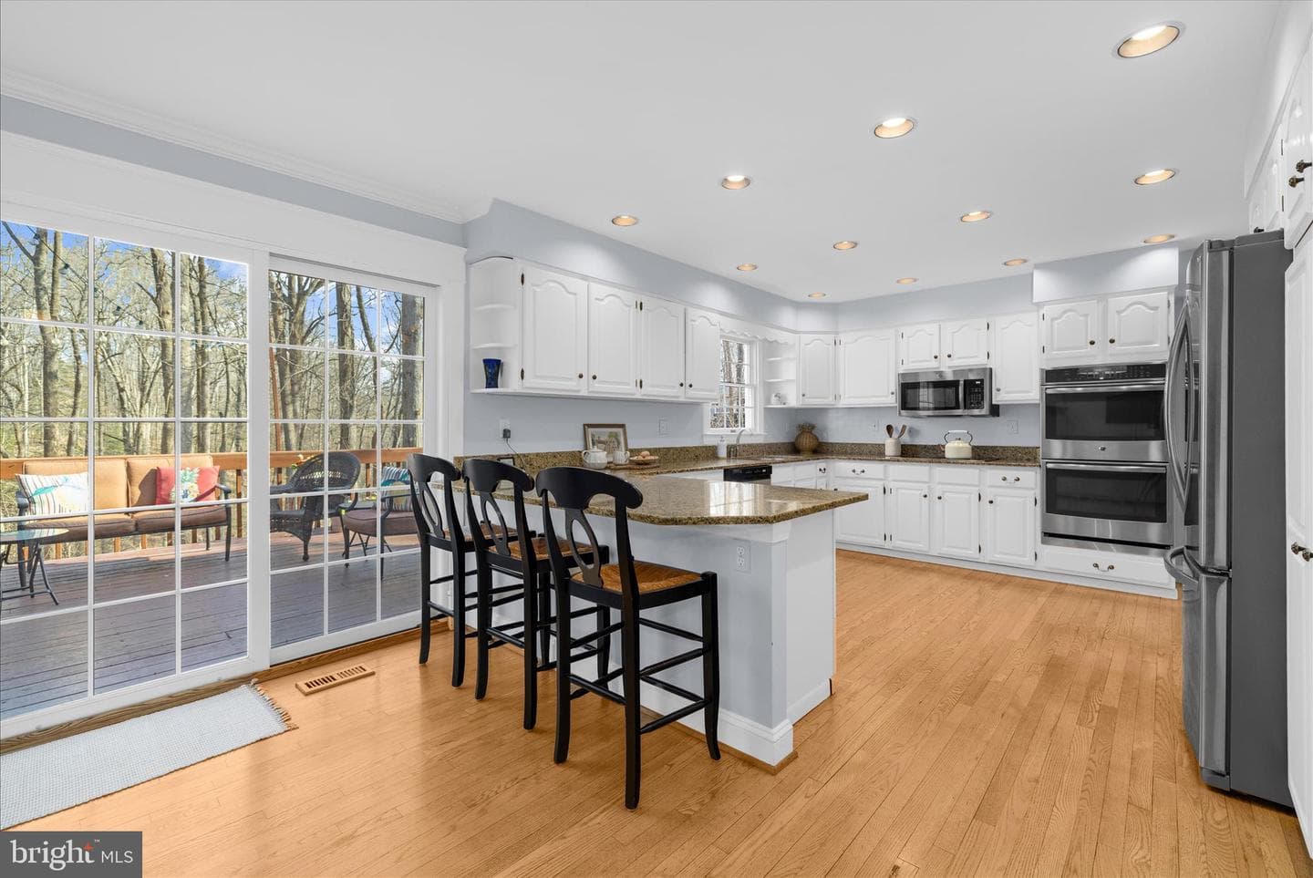 962 Coachway photo 17