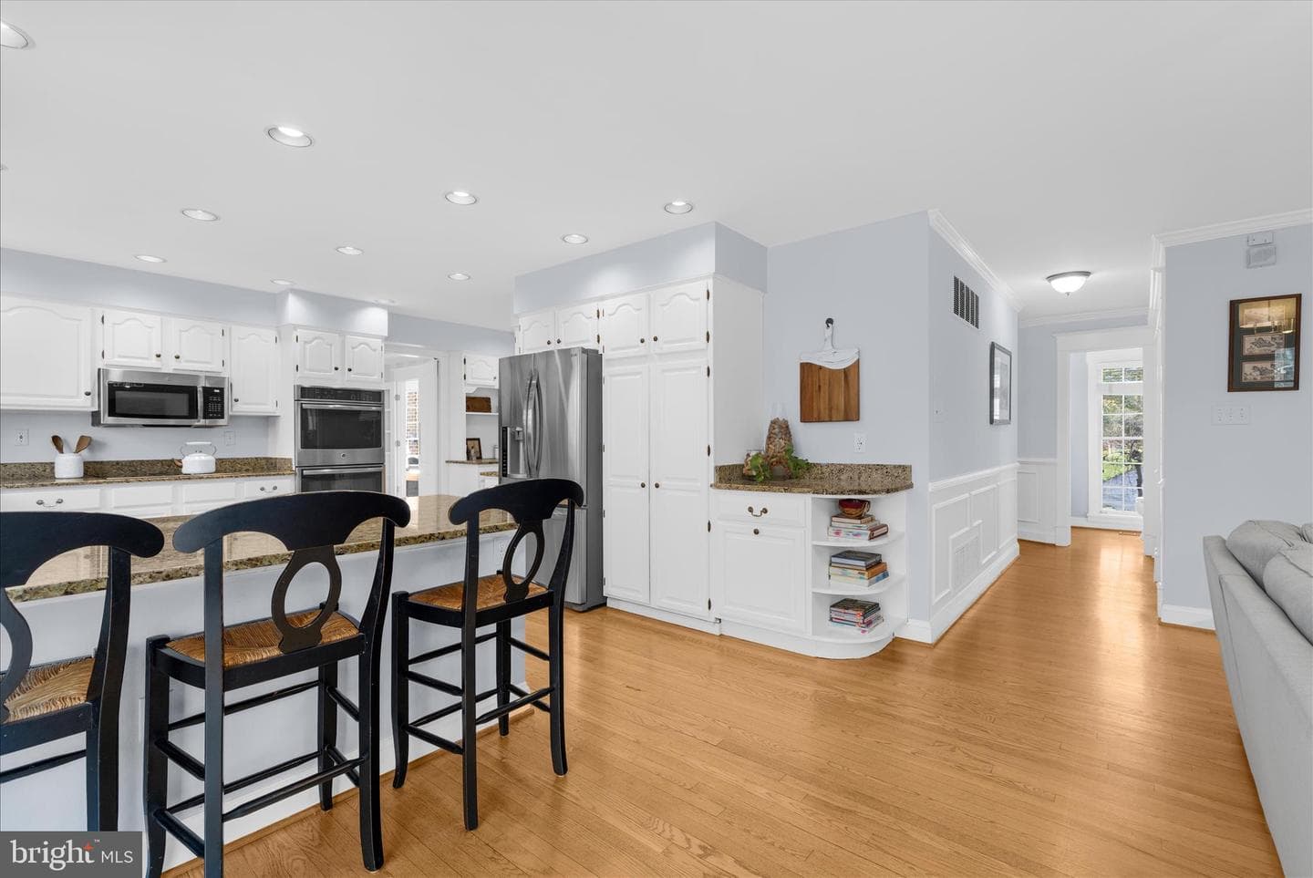 962 Coachway photo 19