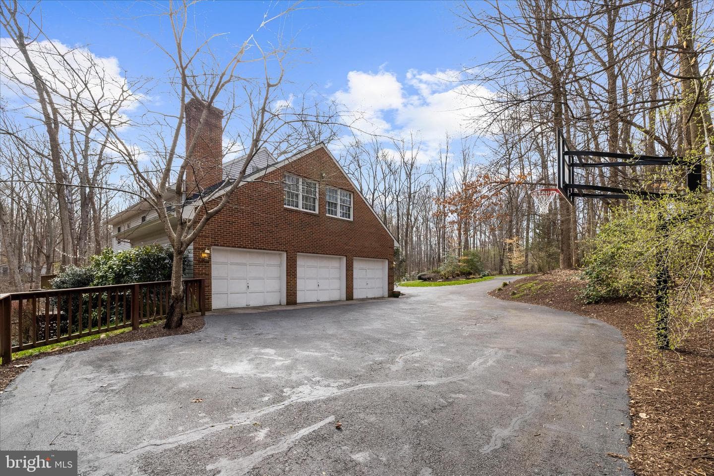 962 Coachway photo 87