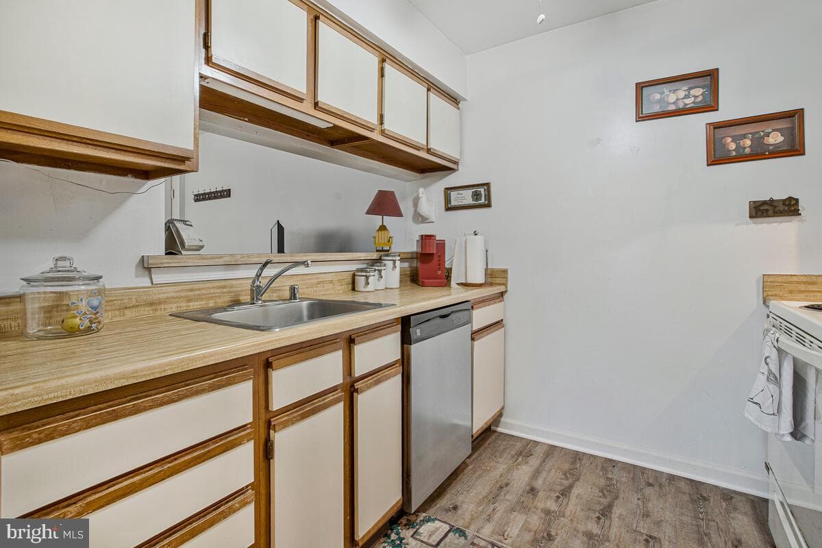 6803 White Water Way #101 photo 10