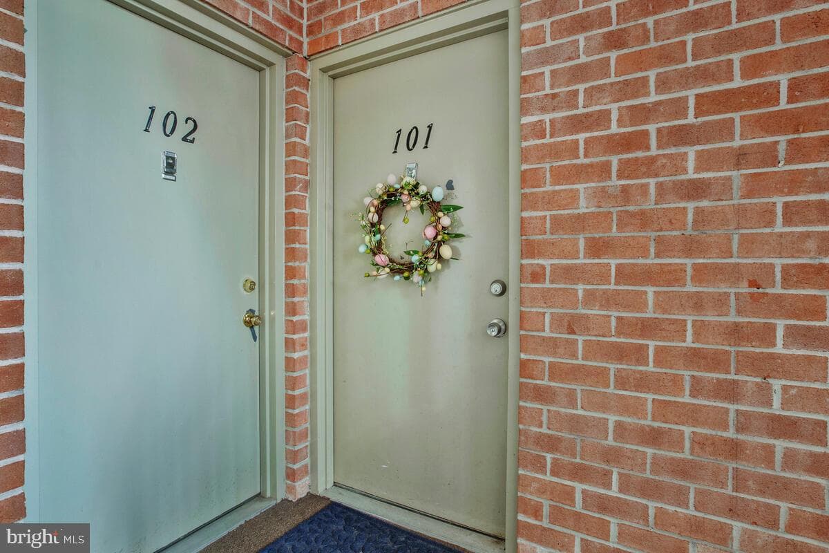 6803 White Water Way #101 photo 2