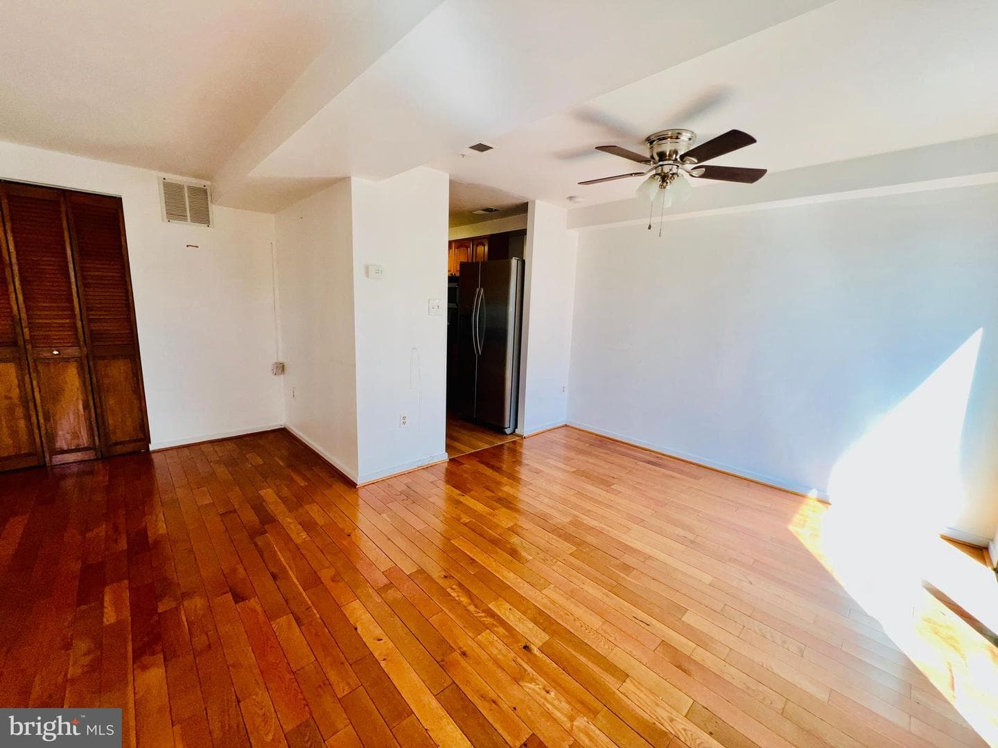 596 West Court photo 28