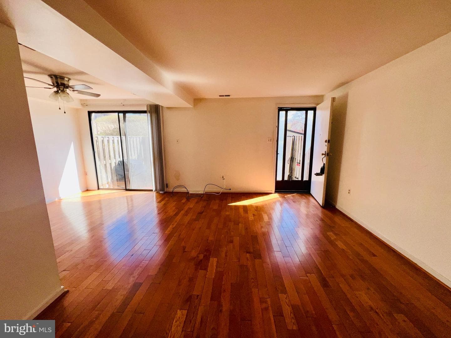596 West Court photo 31
