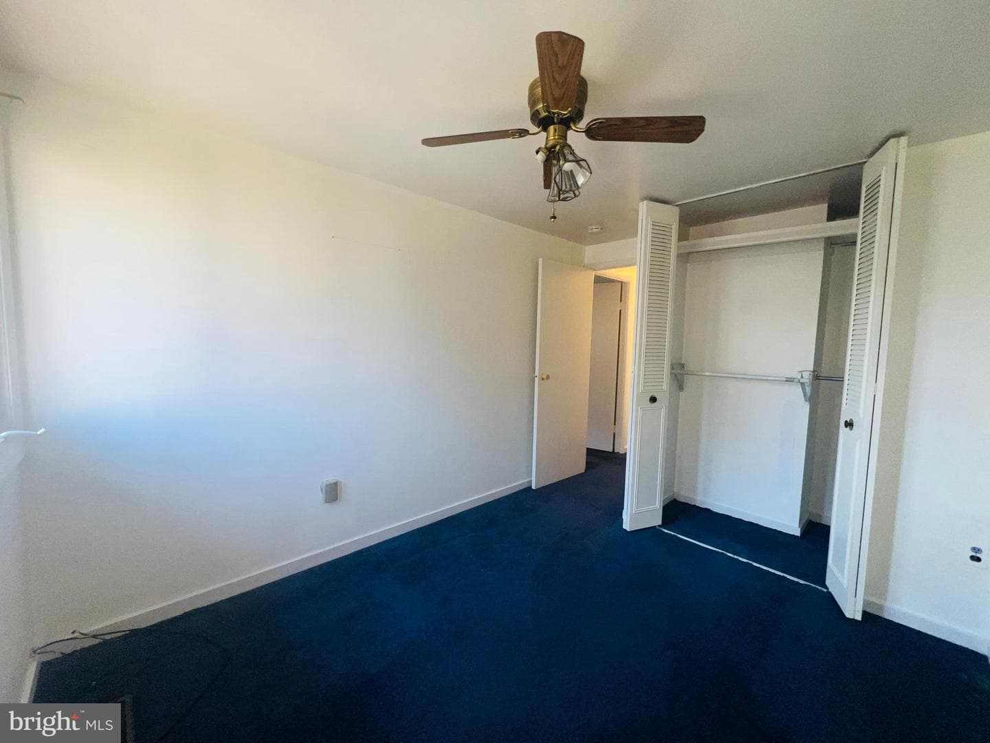 596 West Court photo 41