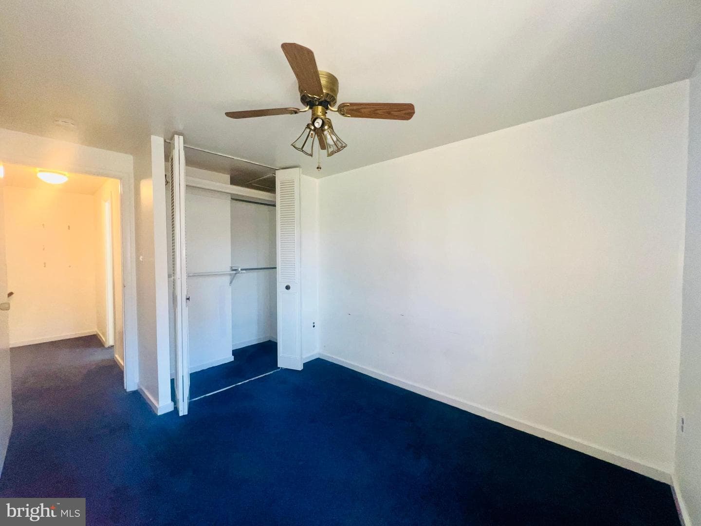596 West Court photo 42