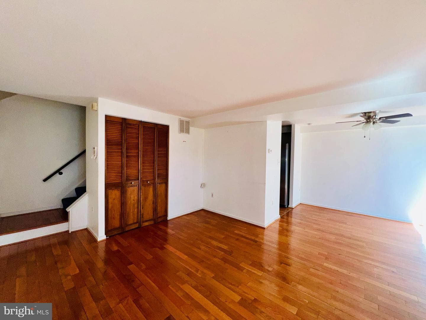 596 West Court photo 7