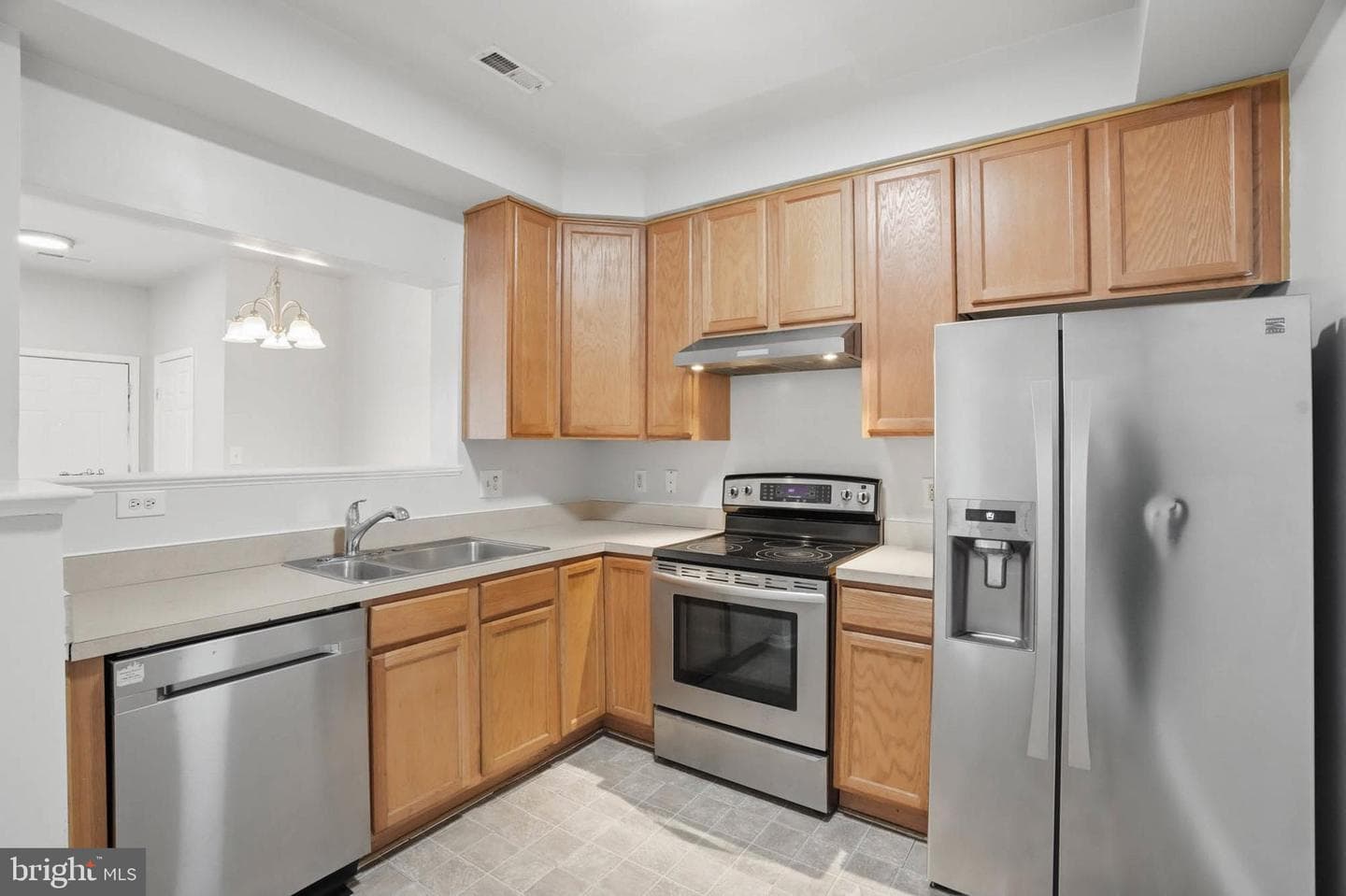 1961 Camelia Court photo 8